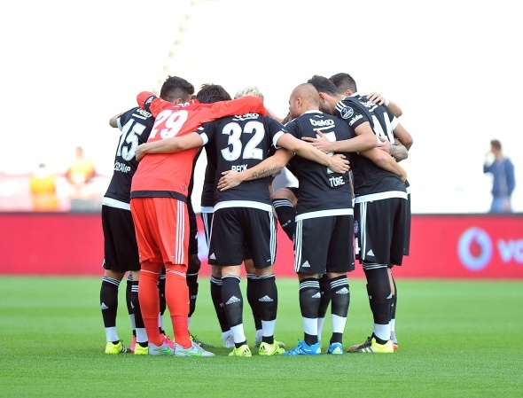 Beşiktaş-Başakşehir maçında önemli kareler