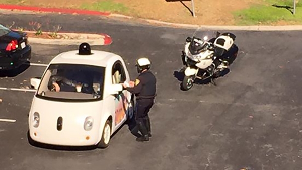 Google’ın otonom aracına polis müdahalesi